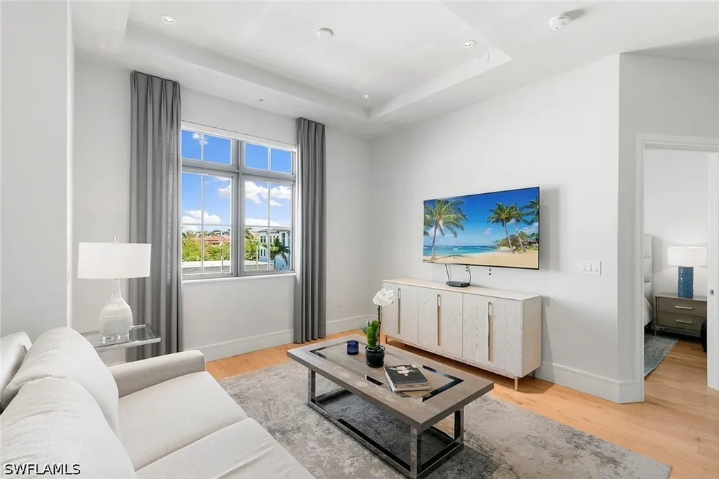101 8th Street South Naples FL 34102
