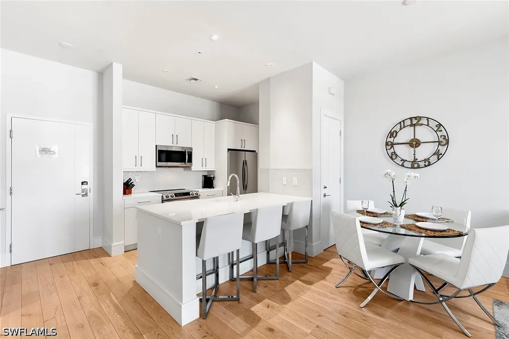 101 8th Street South Naples FL 34102