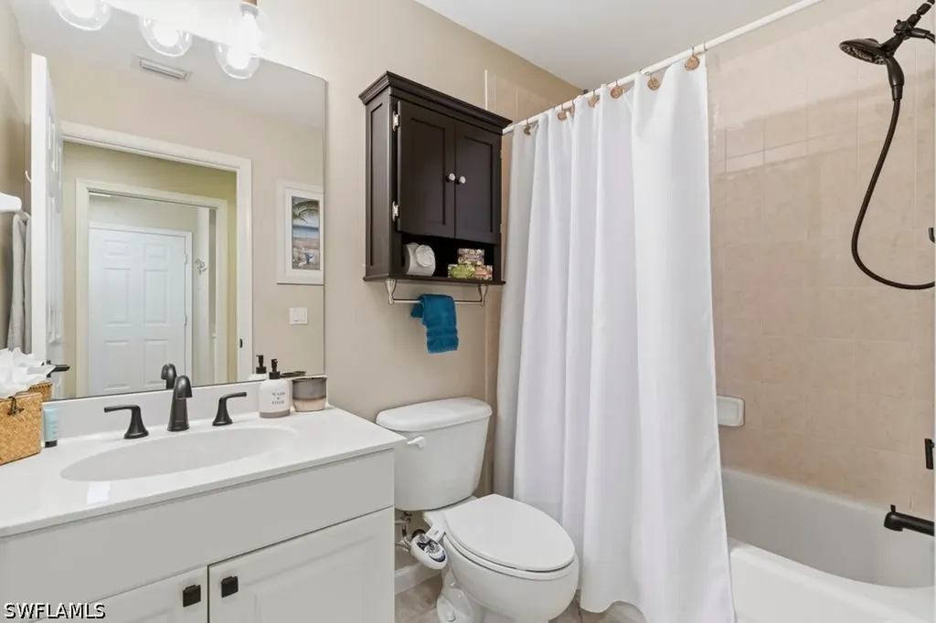 10040 Valiant Court Miromar Lakes FL 33913