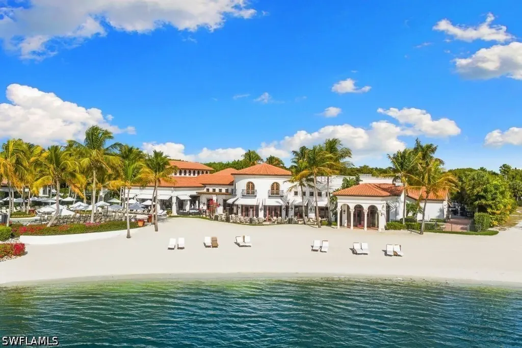 10040 Valiant Court Miromar Lakes FL 33913