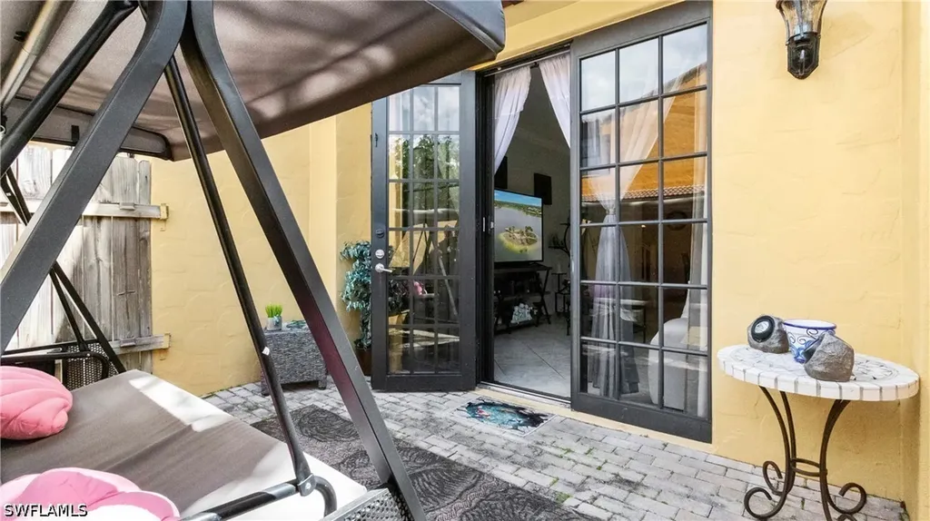 9080 Chula Vista Street Naples FL 34113