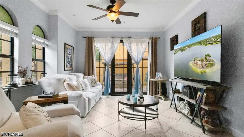 9080 Chula Vista Street Naples FL 34113