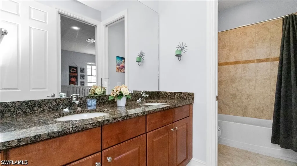 9080 Chula Vista Street Naples FL 34113