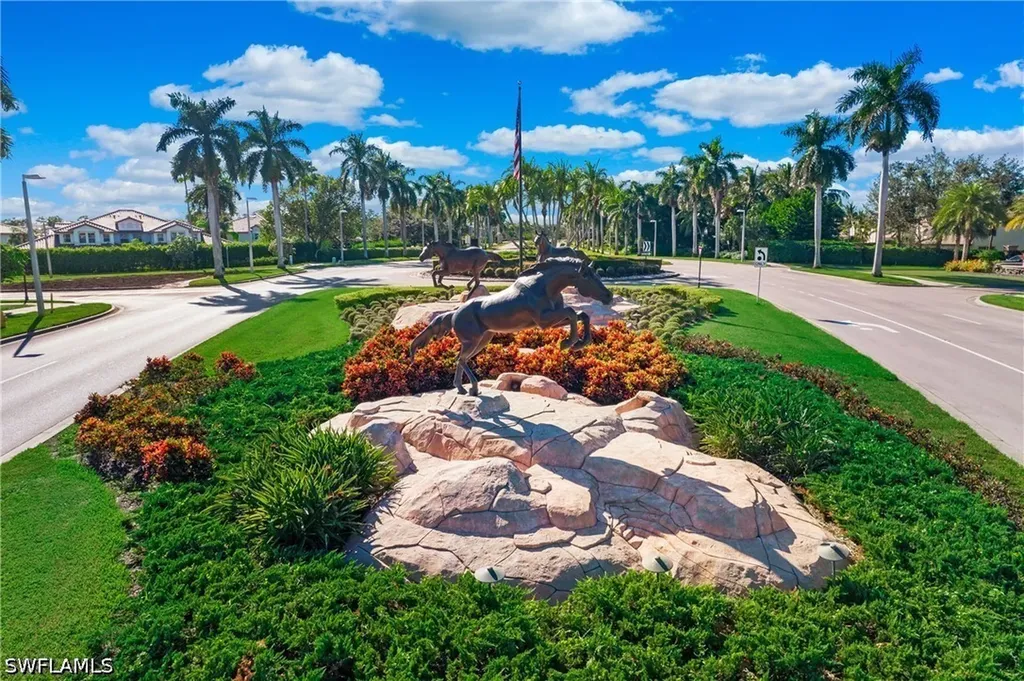 9080 Chula Vista Street Naples FL 34113