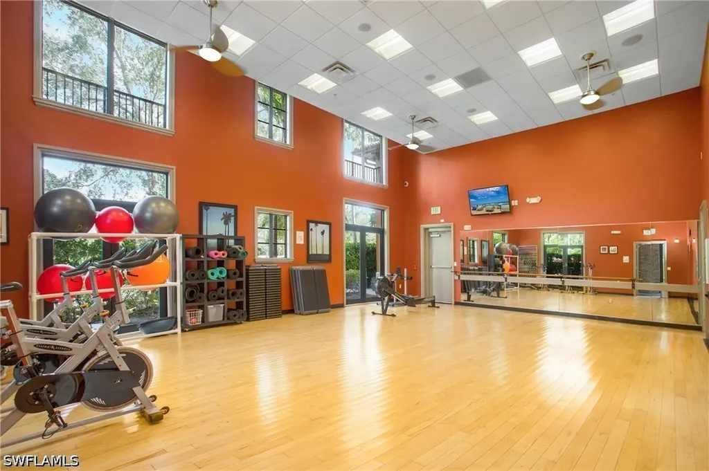 9080 Chula Vista Street Naples FL 34113