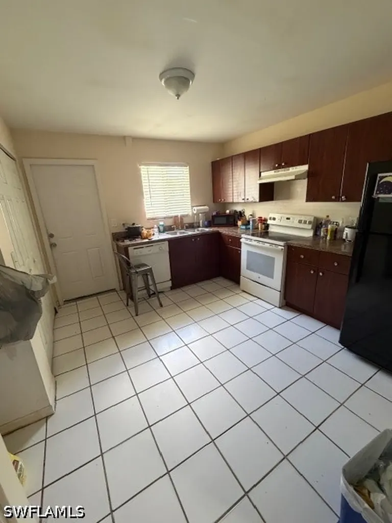 2530 Tropicana Boulevard Naples FL 34116