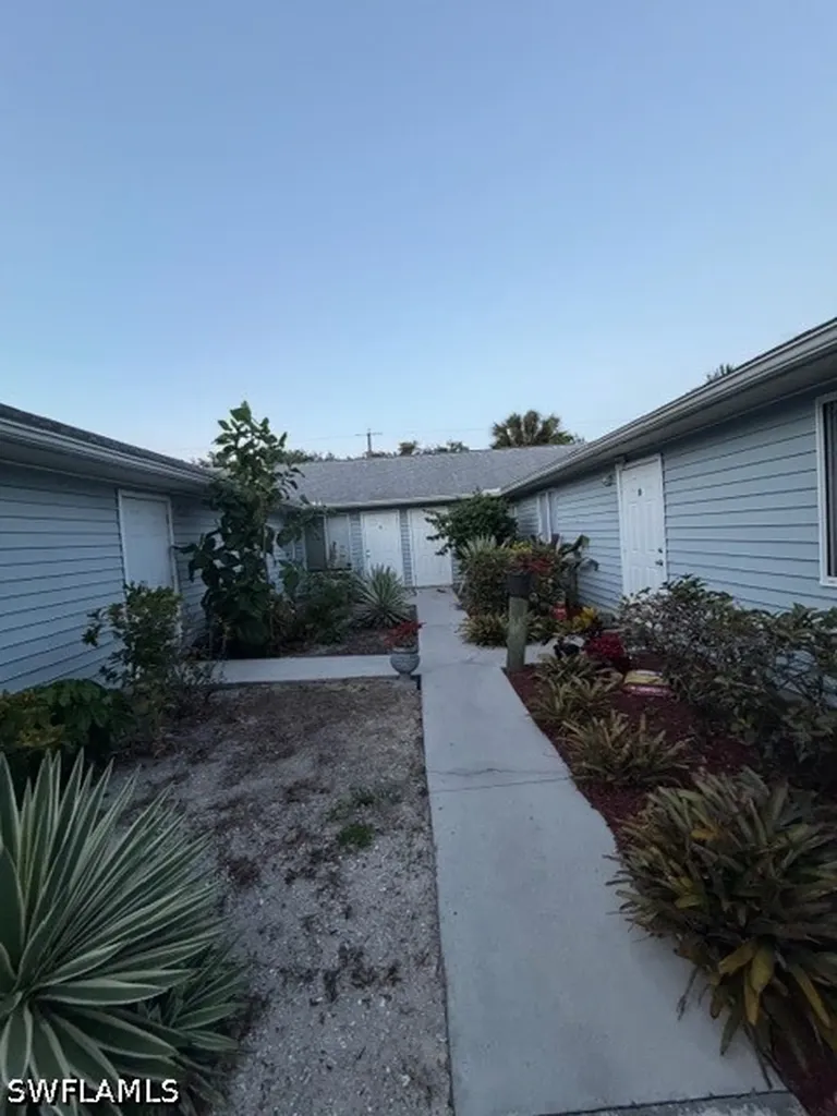 2530 Tropicana Boulevard Naples FL 34116