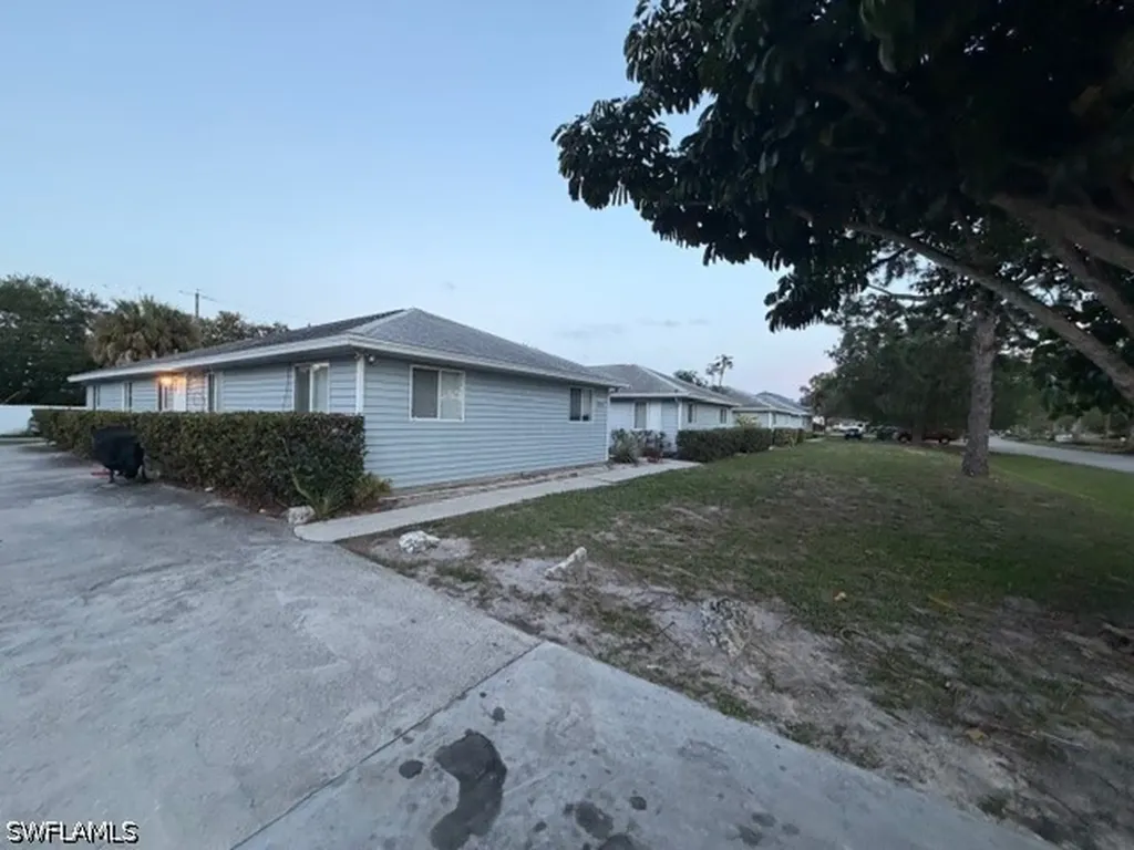 2530 Tropicana Boulevard Naples FL 34116