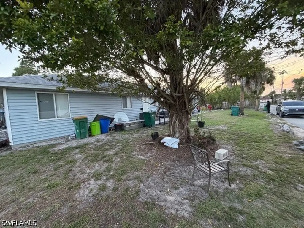2530 Tropicana Boulevard Naples FL 34116