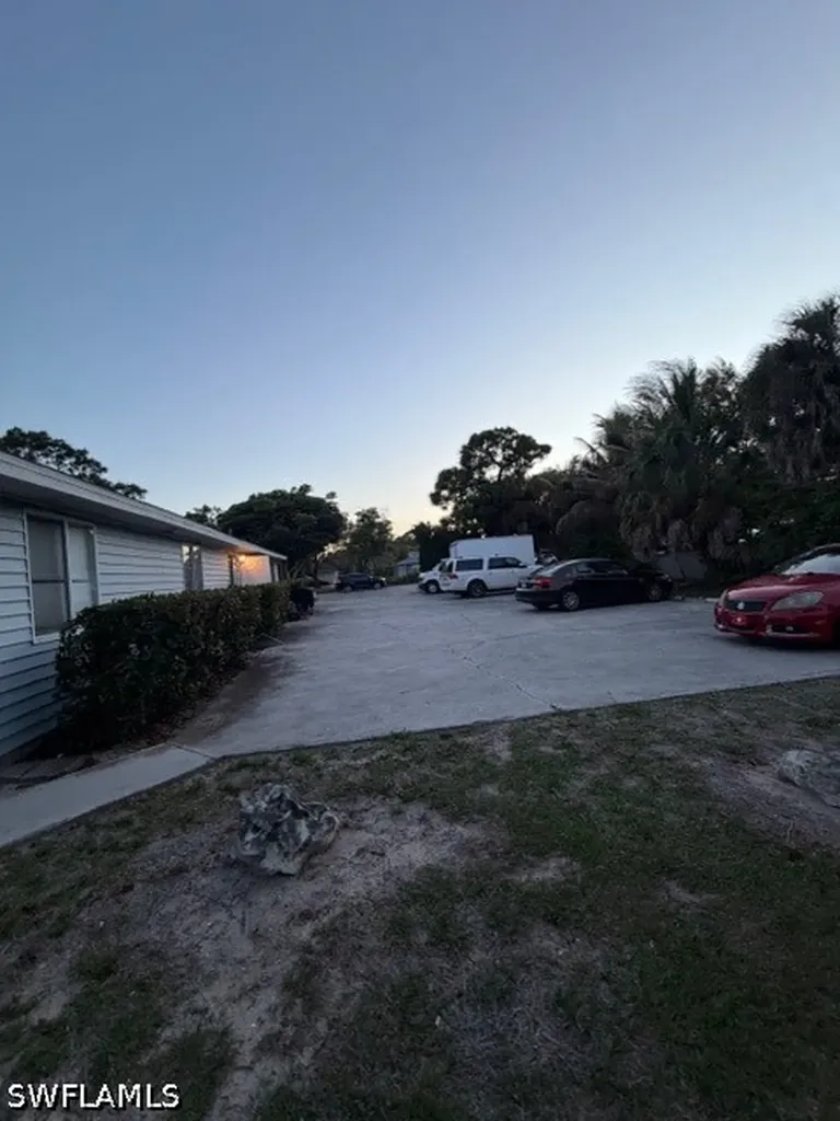 2530 Tropicana Boulevard Naples FL 34116