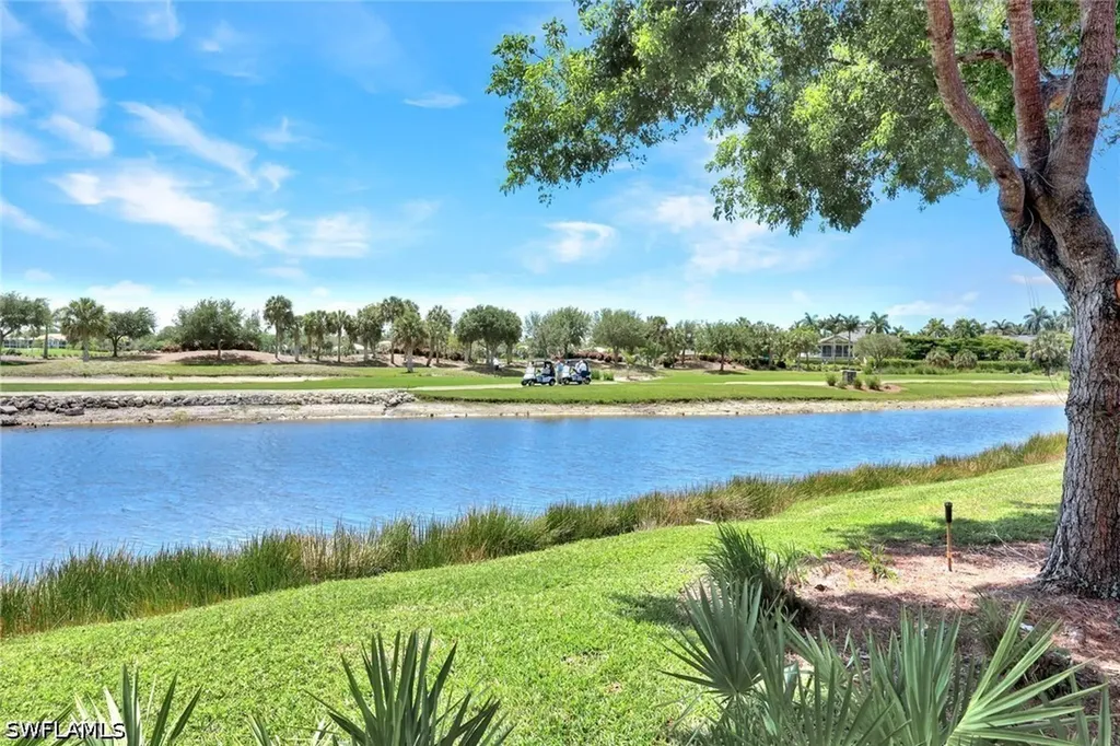 9038 Cascada Way Naples FL 34114
