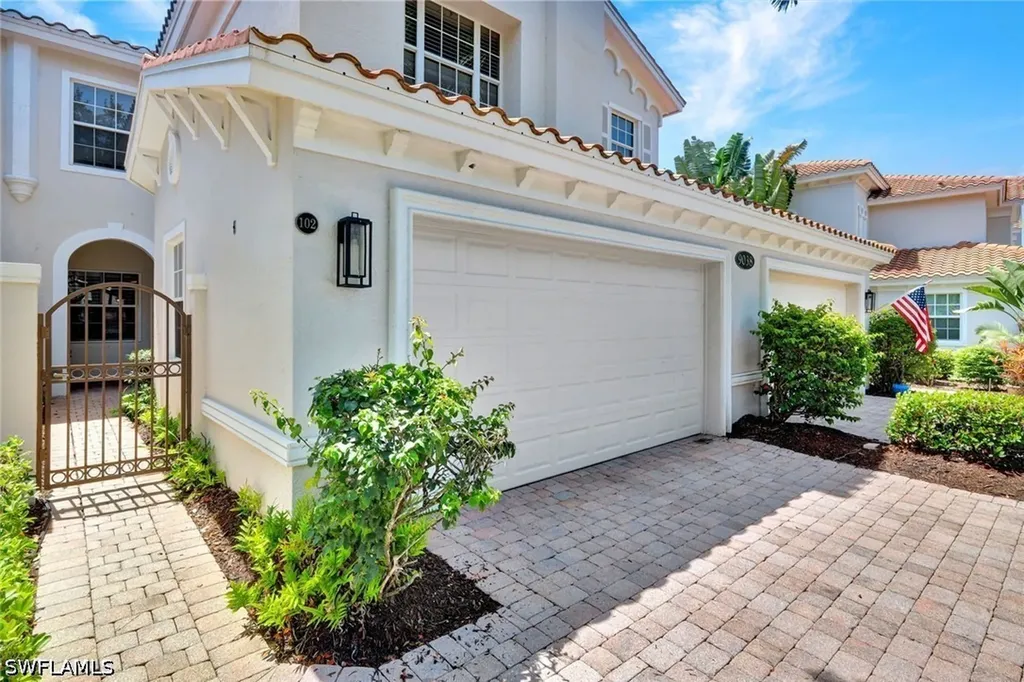 9038 Cascada Way Naples FL 34114