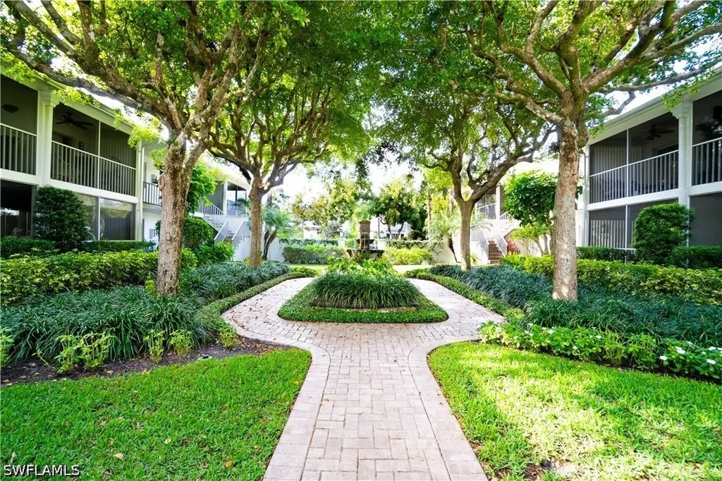 388 4th Avenue S Naples FL 34102