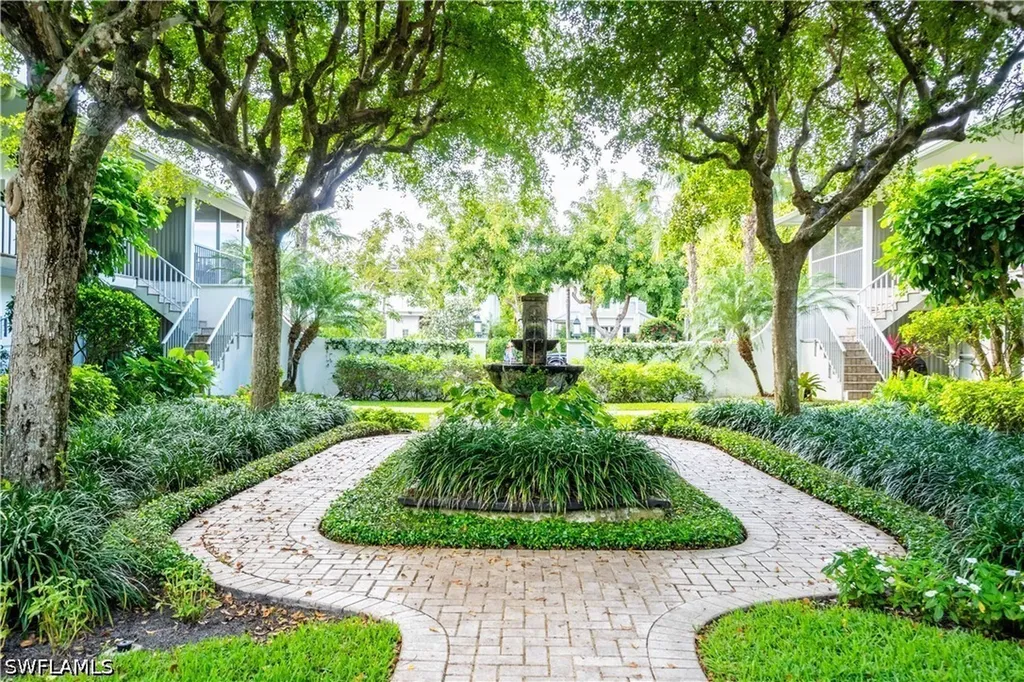388 4th Avenue S Naples FL 34102