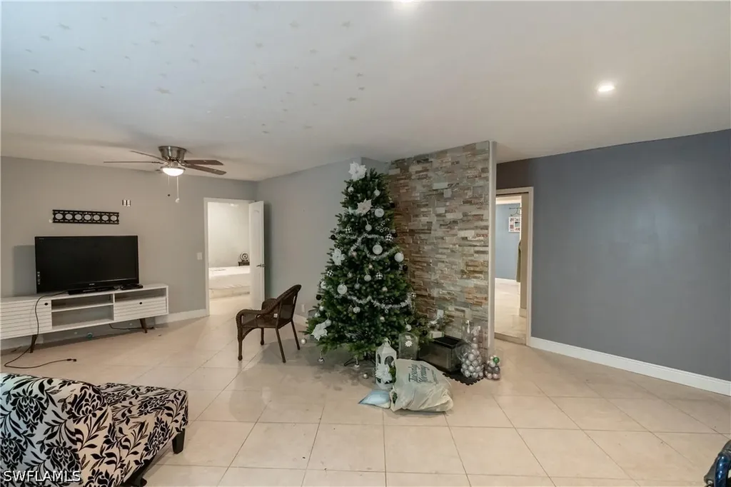 990 Jasmine Street North Fort Myers FL 33903
