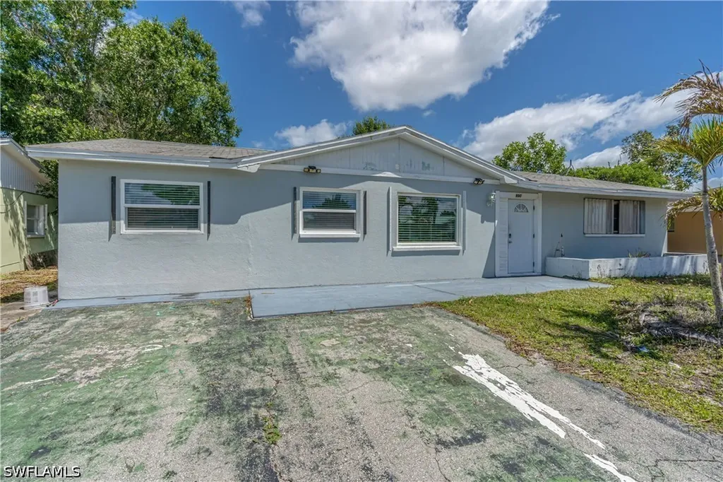 990 Jasmine Street North Fort Myers FL 33903