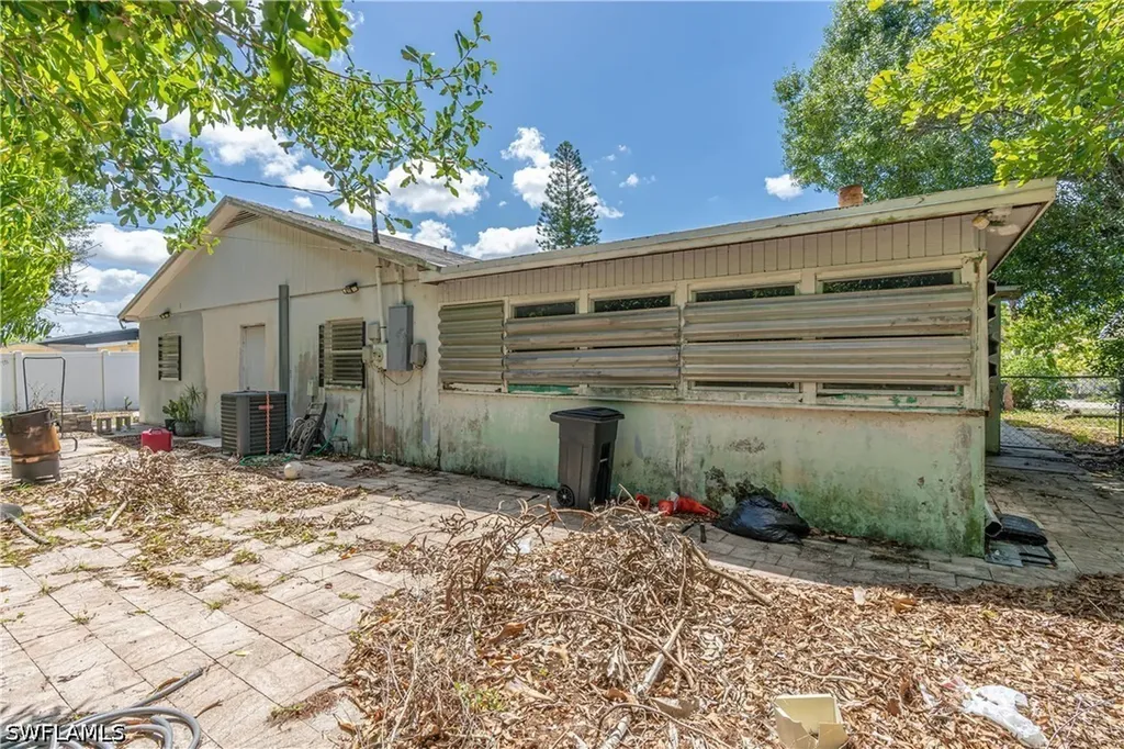 990 Jasmine Street North Fort Myers FL 33903