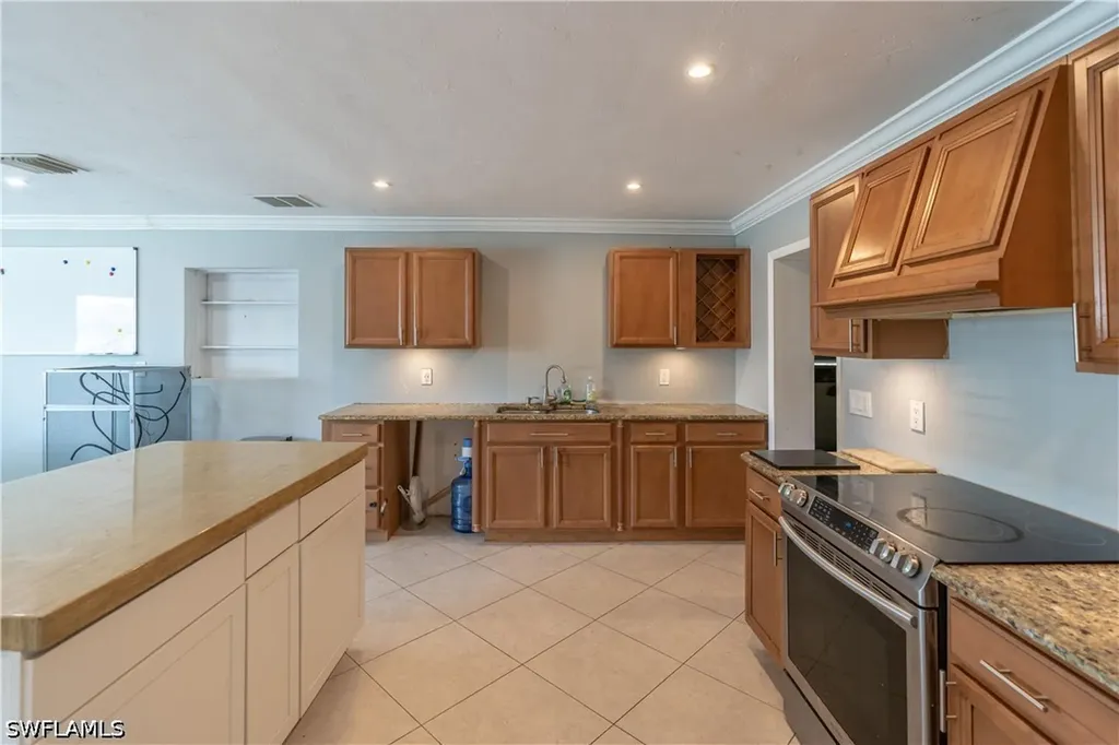 990 Jasmine Street North Fort Myers FL 33903