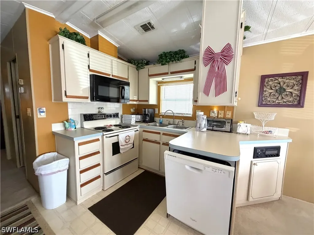 4710 Pilgrims Way W Estero FL 33928