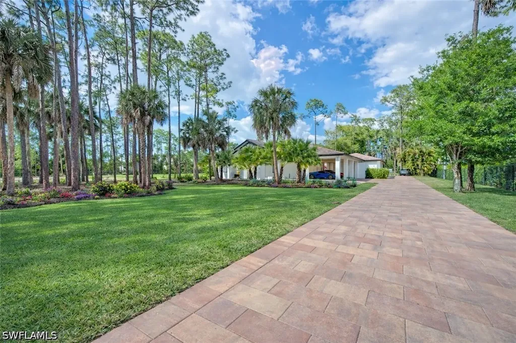 Naples FL, 2401 Coach House Lane