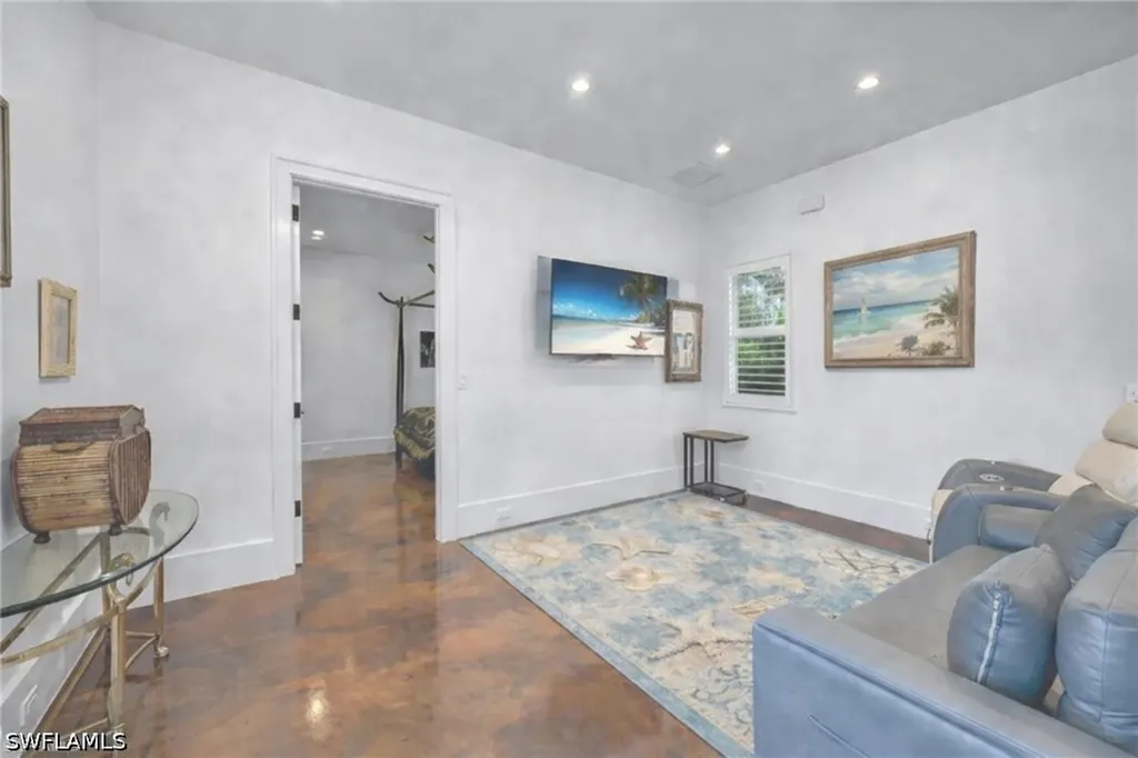 2401 Coach House Lane Naples FL 34105