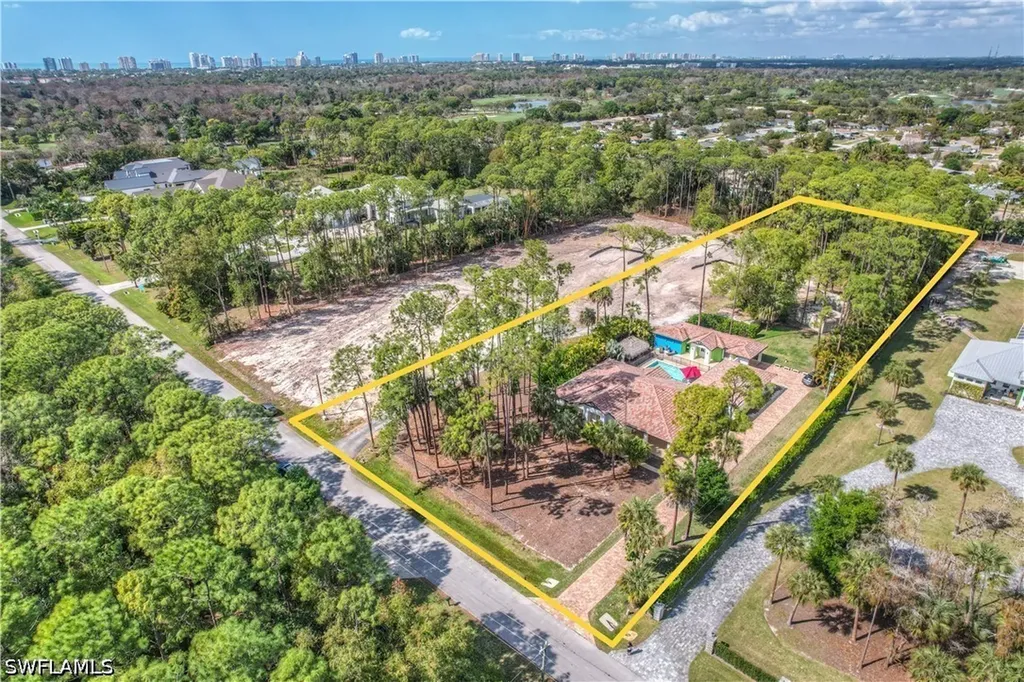 2401 Coach House Lane Naples FL 34105