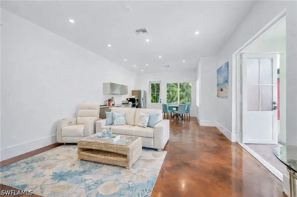 2401 Coach House Lane Naples FL 34105