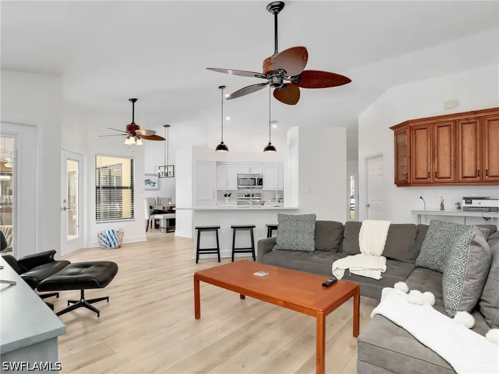 2474 Outrigger Lane Naples FL 34104