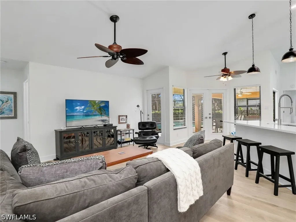 2474 Outrigger Lane Naples FL 34104