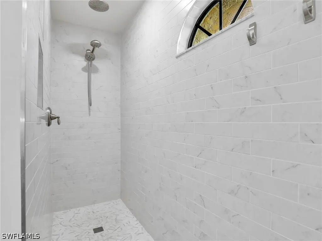 2474 Outrigger Lane Naples FL 34104