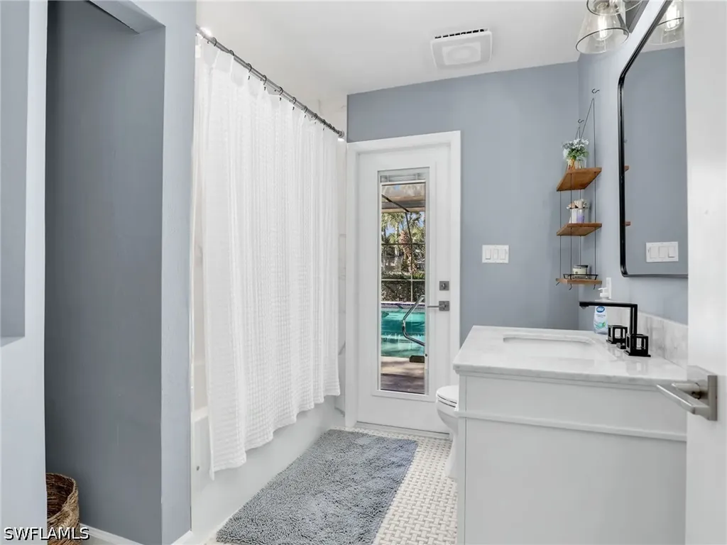 2474 Outrigger Lane Naples FL 34104