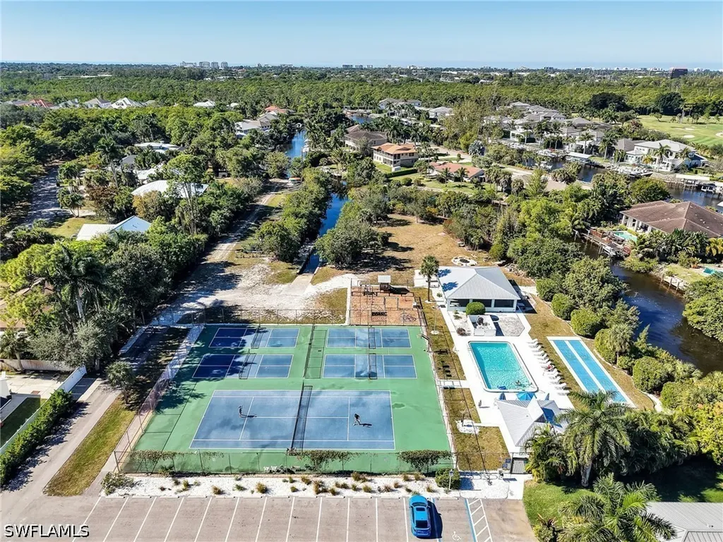 2474 Outrigger Lane Naples FL 34104