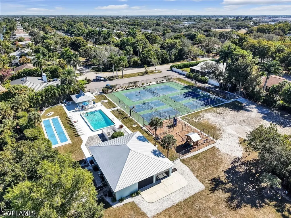 2474 Outrigger Lane Naples FL 34104