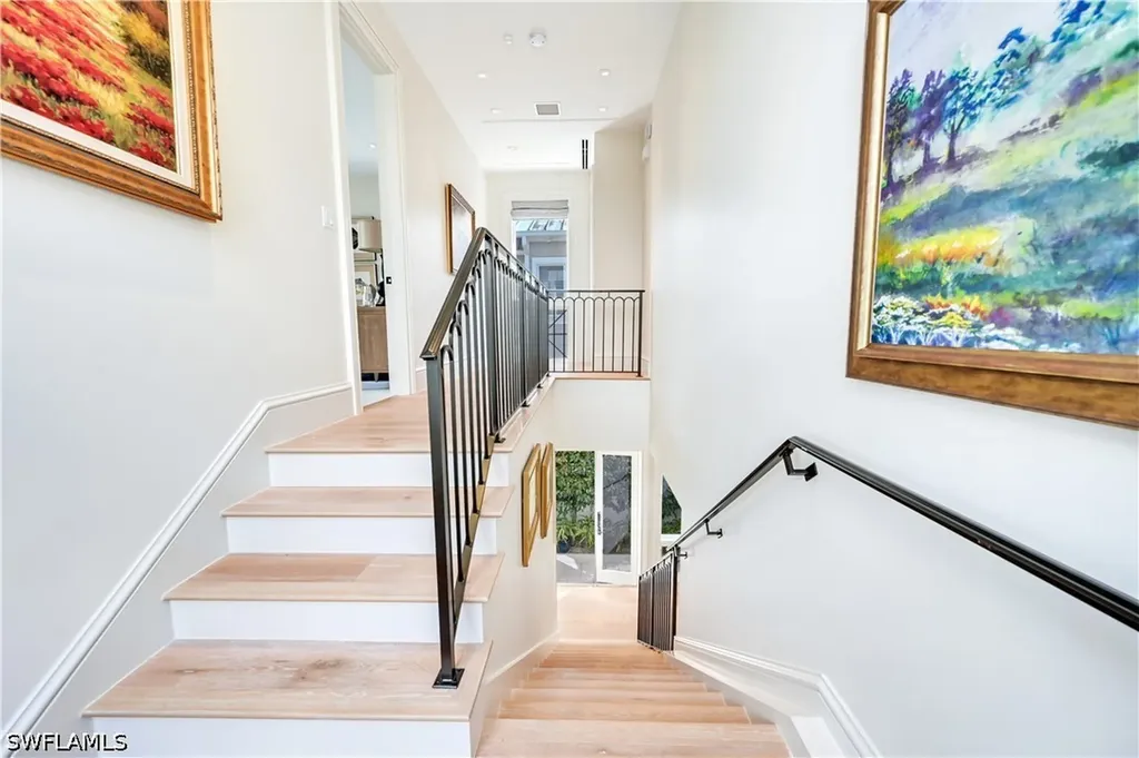42 6th Street S Naples FL 34102