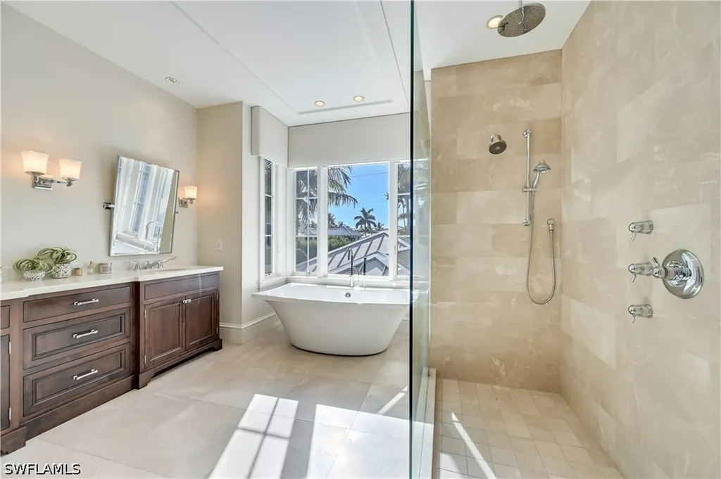 42 6th Street S Naples FL 34102