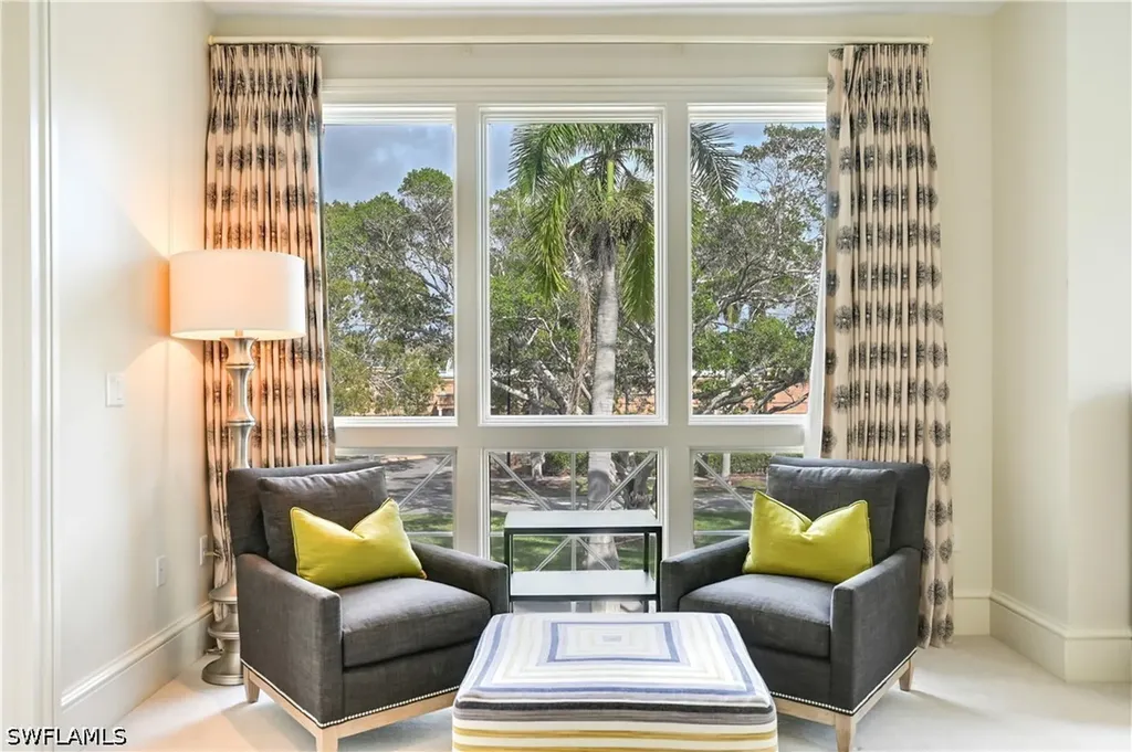 42 6th Street S Naples FL 34102