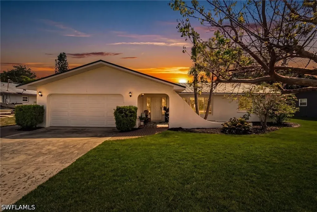 Estero FL, 4937 Royal Palm Drive