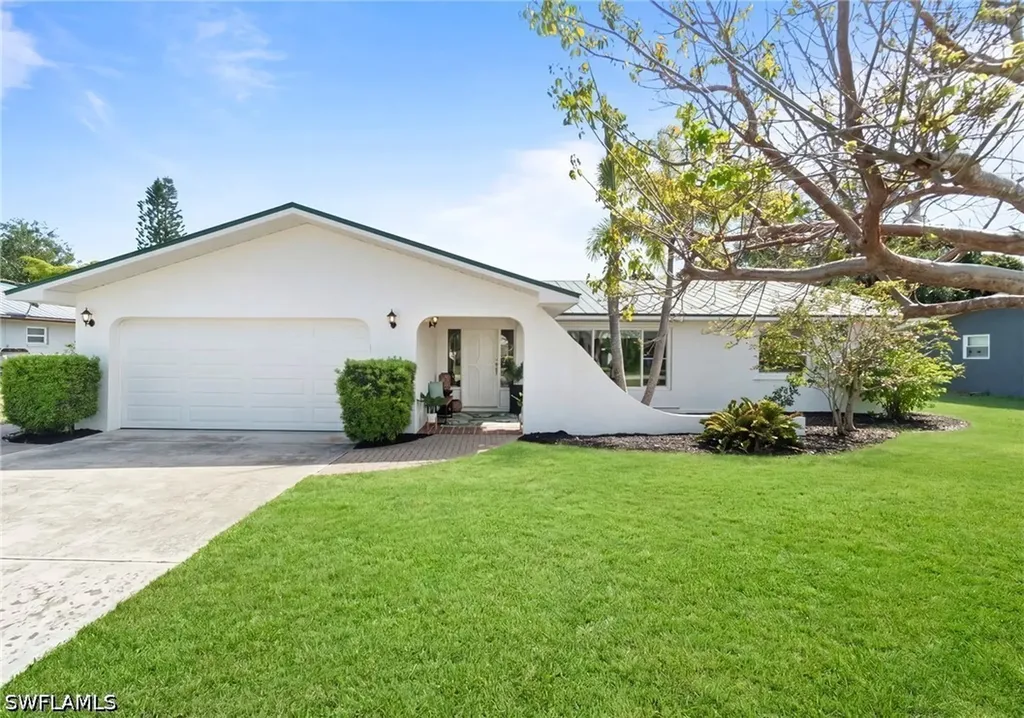 4937 Royal Palm Drive Estero FL 33928