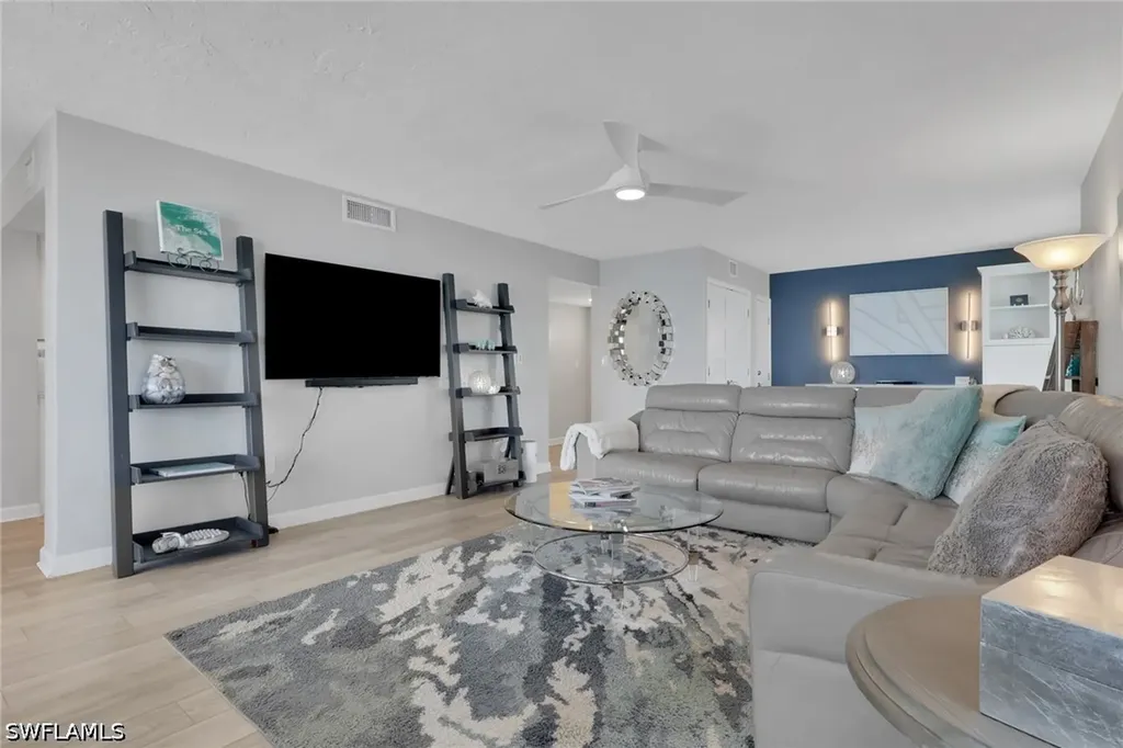 10475 Gulf Shore Drive Naples FL 34108