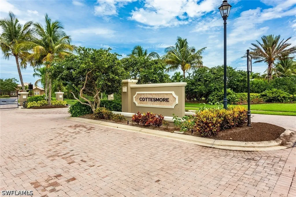 7771 Cottesmore Drive Naples FL 34113