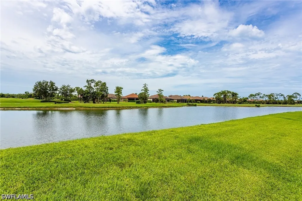 7771 Cottesmore Drive Naples FL 34113