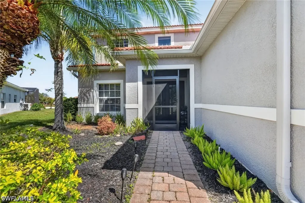 2645 Fishtail Palm Court Naples FL 34120