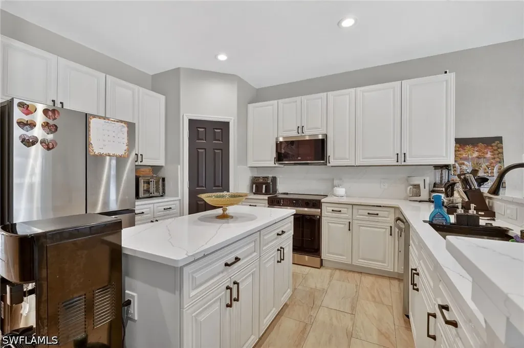 2645 Fishtail Palm Court Naples FL 34120