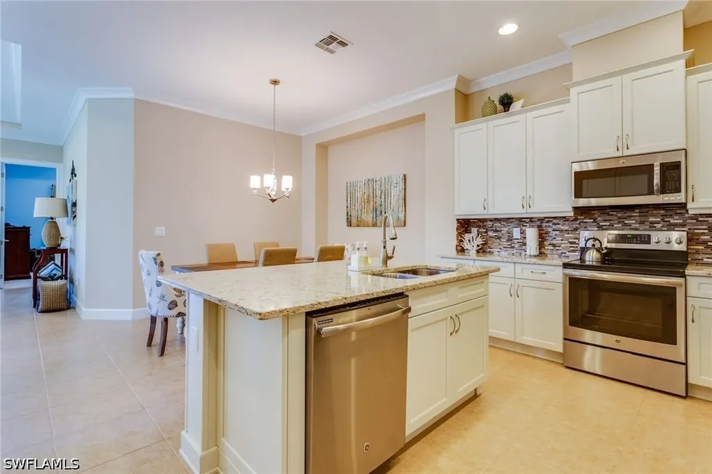 7096 Dominica Drive Naples FL 34113