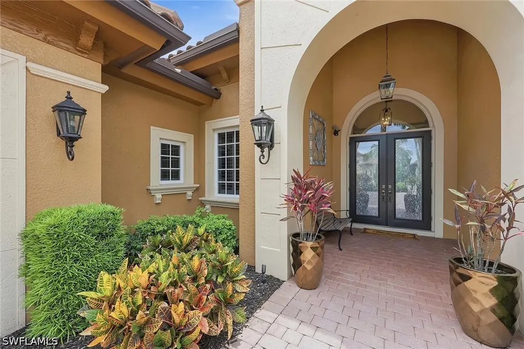 8907 Shenendoah Circle Naples FL 34113