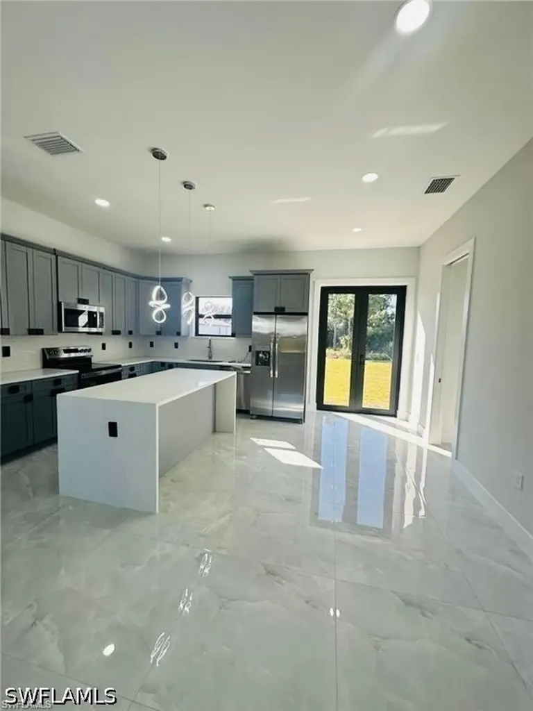 3905 23rd Street SW Lehigh Acres FL 33976