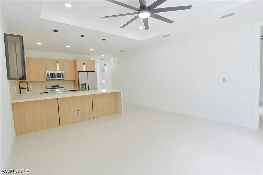 613/615 W 12th Street Lehigh Acres FL 33972