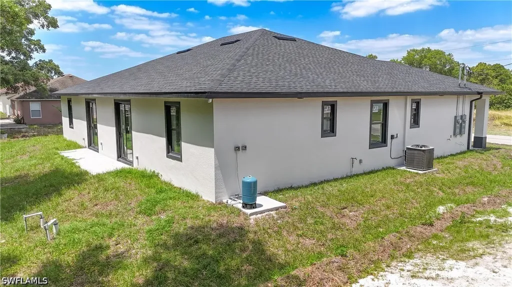 613/615 W 12th Street Lehigh Acres FL 33972