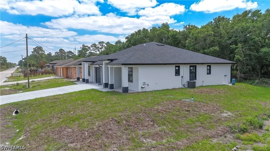 613/615 W 12th Street Lehigh Acres FL 33972