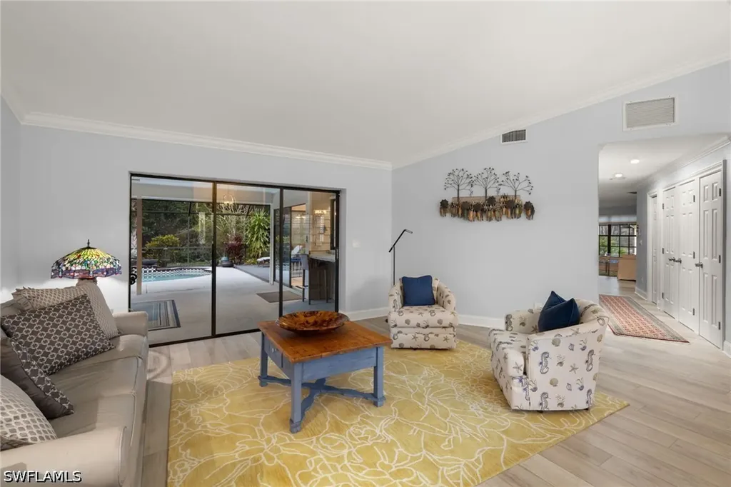 2259 Queens Way Naples FL 34112